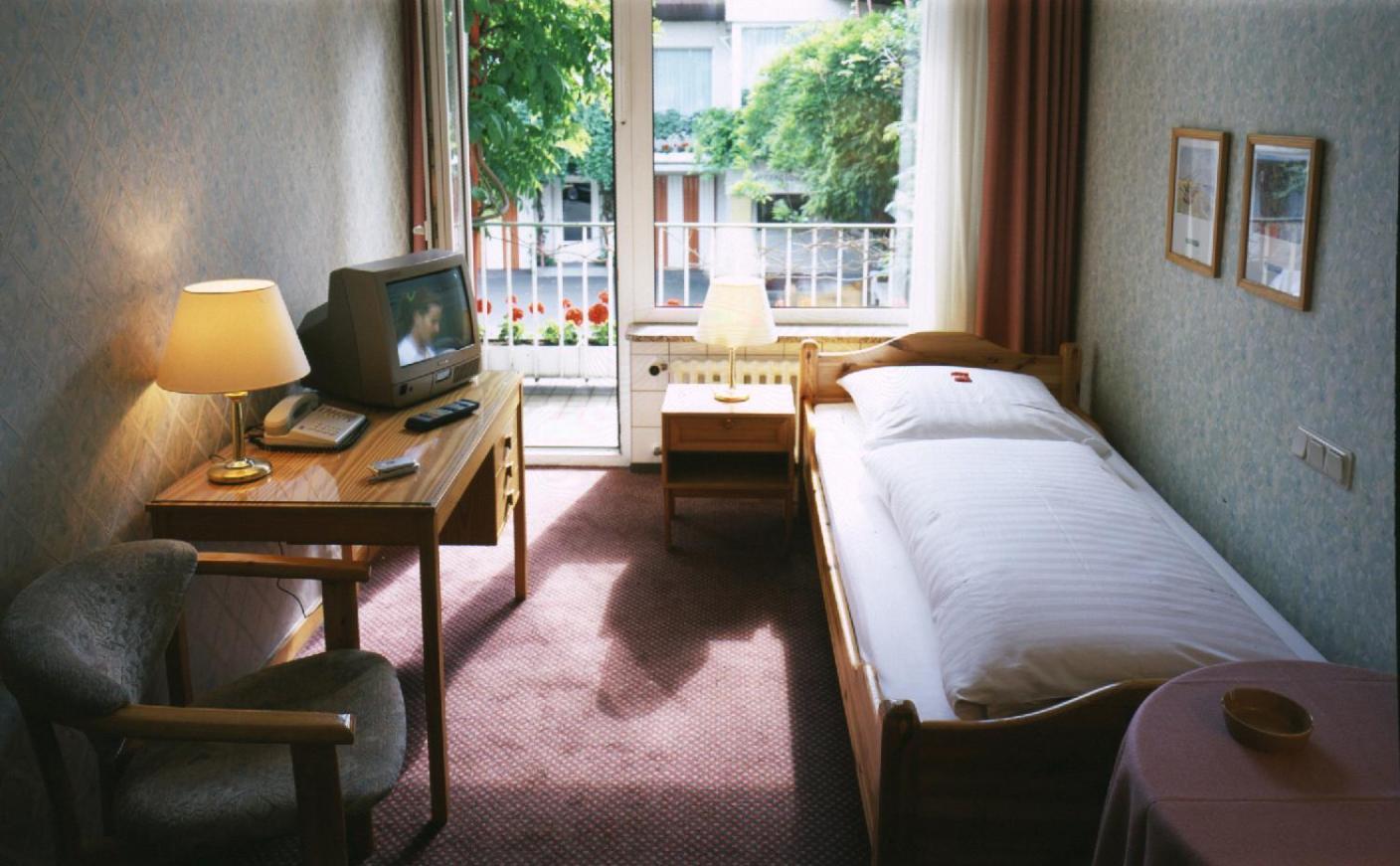 Motel Hamburg Room photo